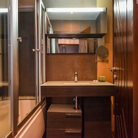 Super Premium Two Bedroom On Vitosha Boulevard Apartment *
